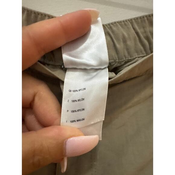 North Face Women’s XL Cargo Shorts Hiking Camping Fishing Outdoor Nylon Tan - Picture 4 of 6